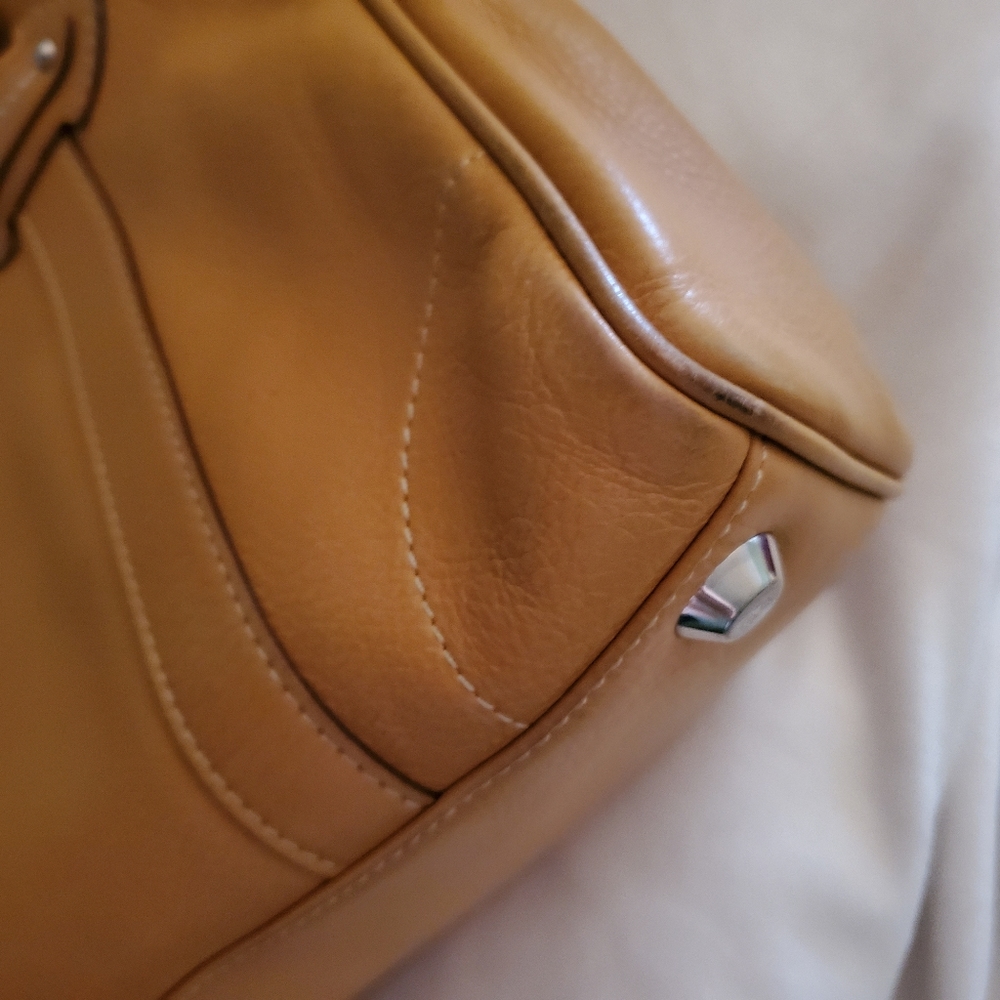 🌺🌺SOLD🌺 Vintage Christian Dior Leather Handbag - Picture 8 of 8